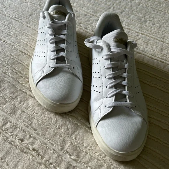 Women’s Adidas Advantage White & Gold Court Shoes - Picture 3 of 6